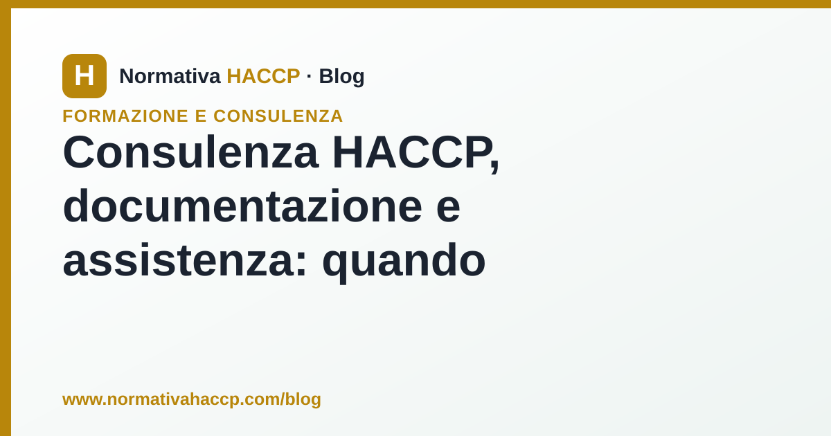Consulente HACCP che assiste un'attività alimentare con la documentazione