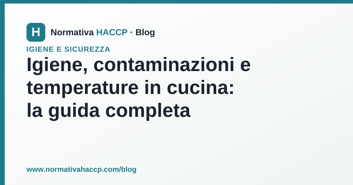 Termometro a sonda e superfici di lavoro pulite in una cucina professionale