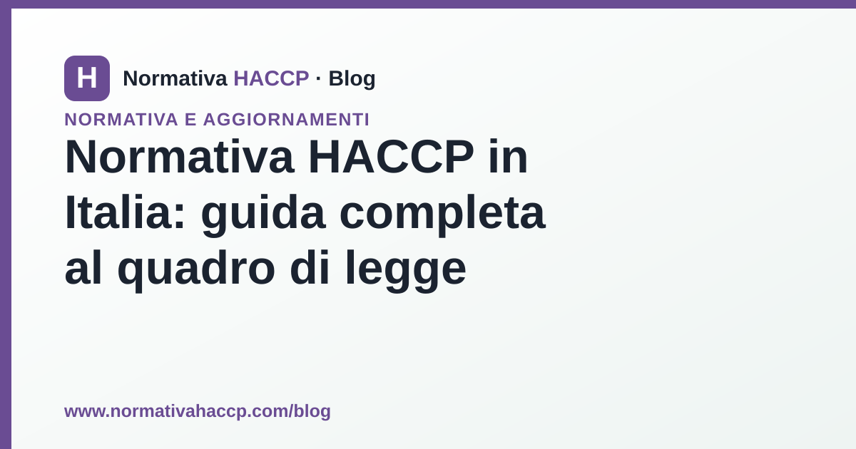 Volumi di normativa sulla sicurezza alimentare accanto a un manuale HACCP